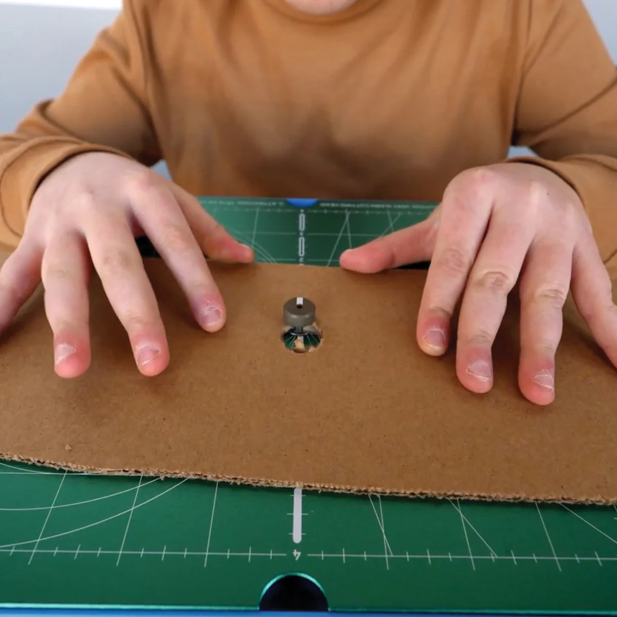 ChompSaw (with Hole Punch & Scoring Tool) (EUR) - Image 4